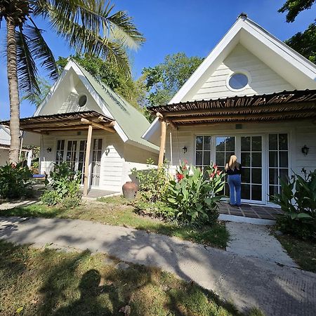 Maluk Pasir Putih Resort & Resto מראה חיצוני תמונה